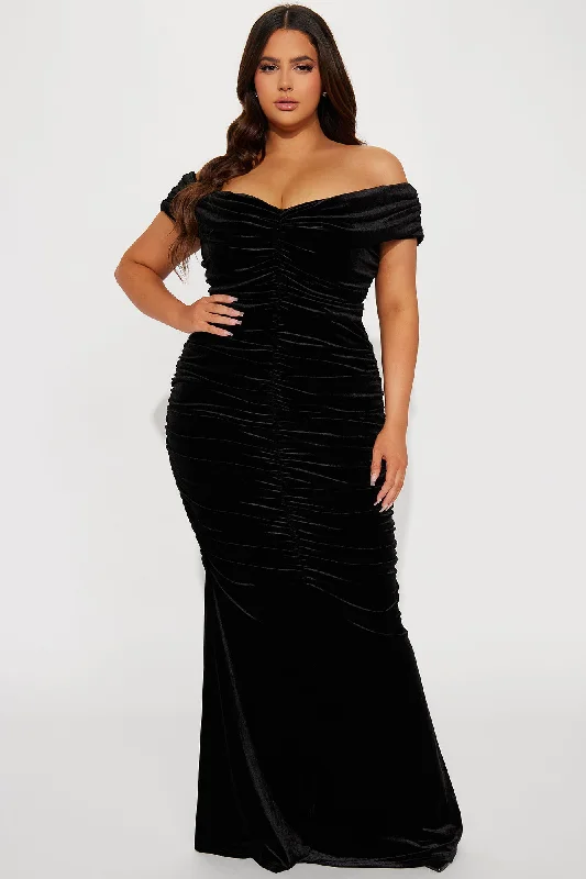 Karissa Velvet Maxi Dress - Black